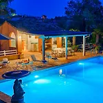 Villa La Cicaliera 10, Emma