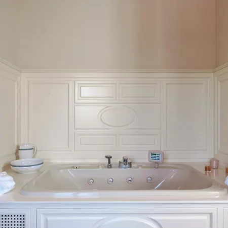 La Cicaliera 10, Emma Вилла