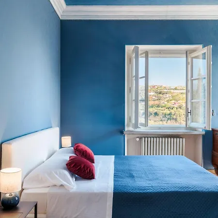 La Cicaliera 10, Emma Villa *