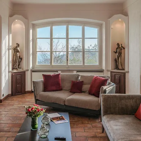 La Cicaliera 10, Emma *