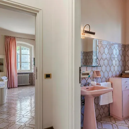 La Cicaliera 10, Emma Вилла *